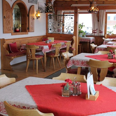 Pfeiffer Alm Am Sonnenhang Mit Blick Auf Die Zugspitze ガルミッシュ・パルテンキルヒェン エクステリア 写真