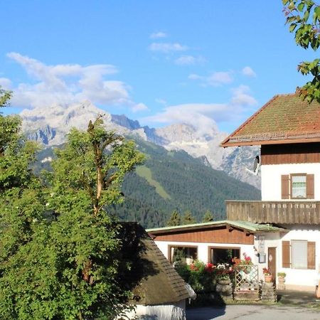 Pfeiffer Alm Am Sonnenhang Mit Blick Auf Die Zugspitze ガルミッシュ・パルテンキルヒェン エクステリア 写真