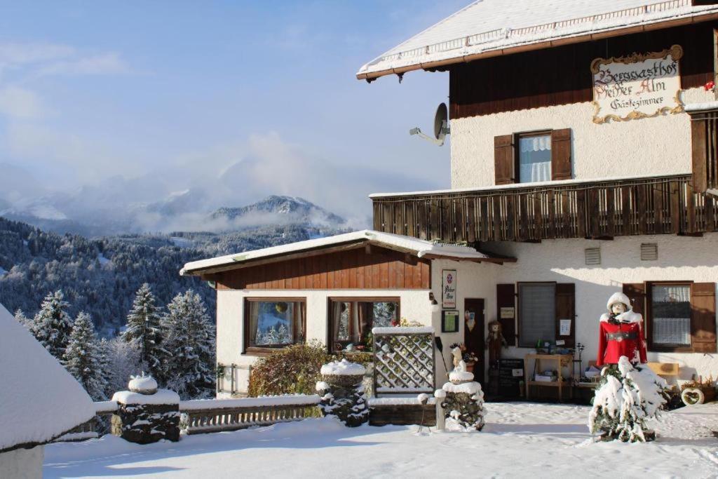 Pfeiffer Alm Am Sonnenhang Mit Blick Auf Die Zugspitze ガルミッシュ・パルテンキルヒェン エクステリア 写真