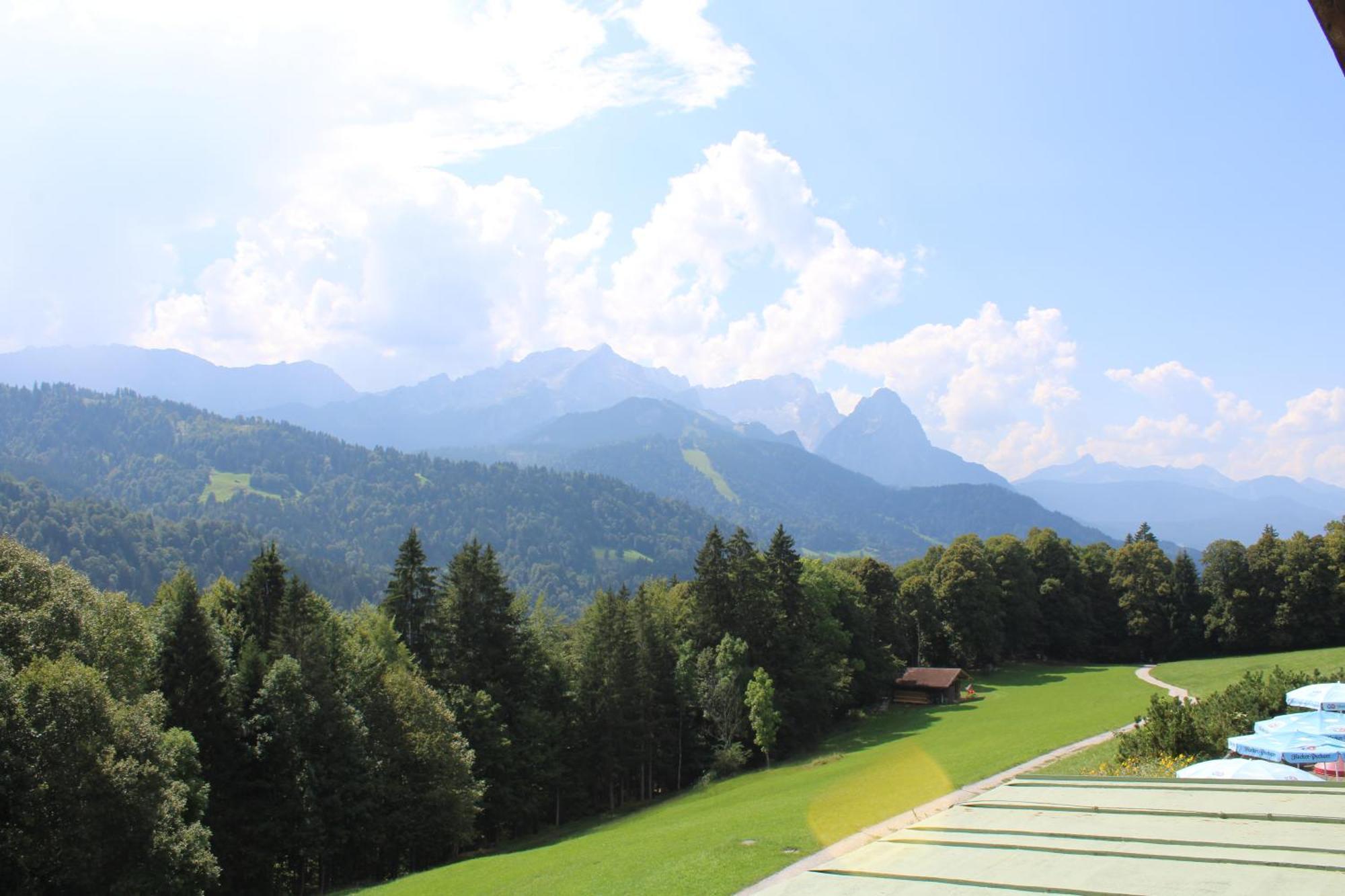 Pfeiffer Alm Am Sonnenhang Mit Blick Auf Die Zugspitze ガルミッシュ・パルテンキルヒェン エクステリア 写真