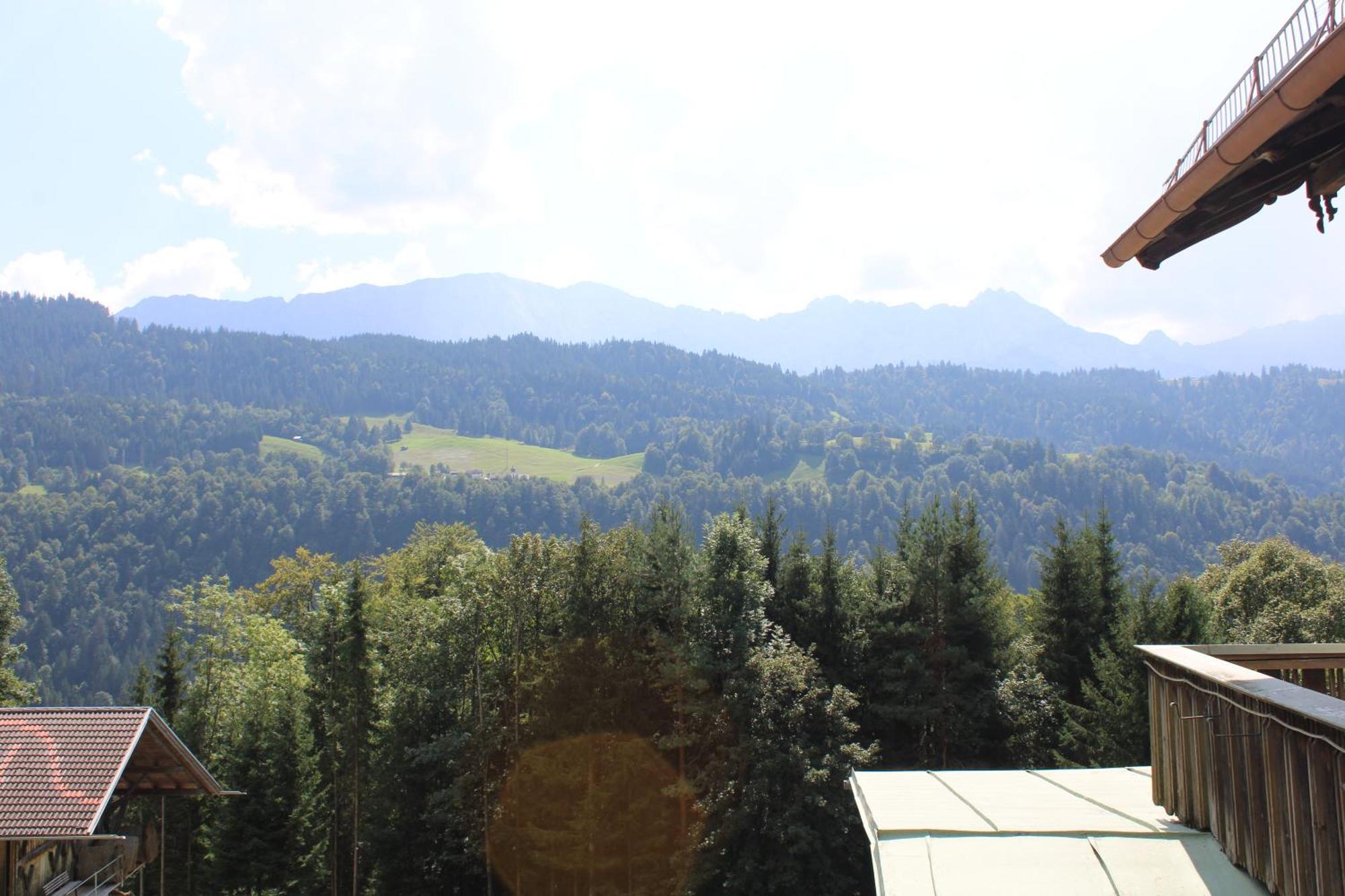 Pfeiffer Alm Am Sonnenhang Mit Blick Auf Die Zugspitze ガルミッシュ・パルテンキルヒェン 部屋 写真