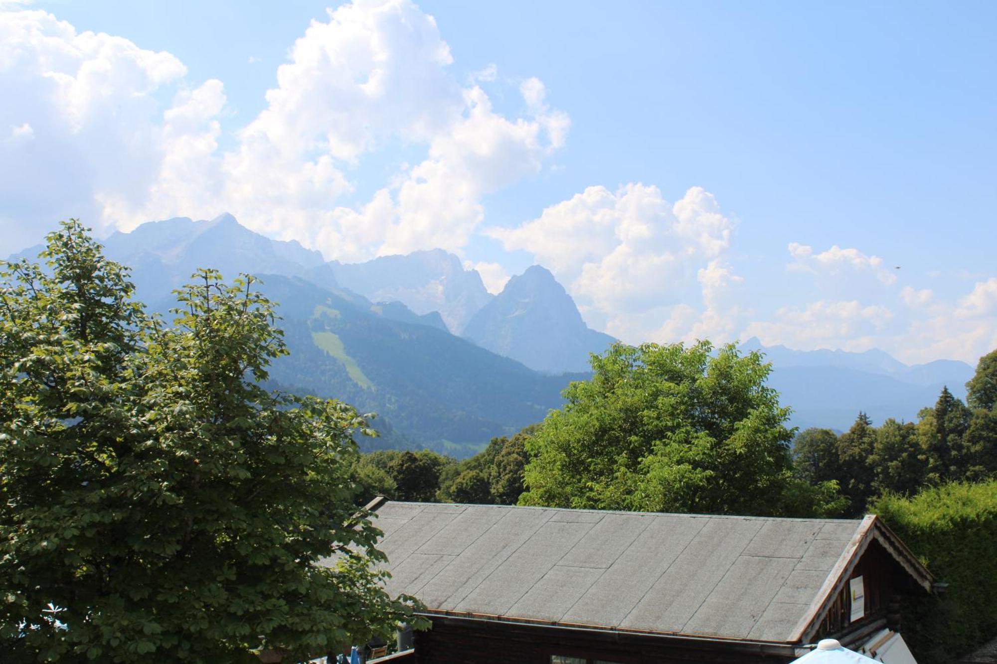 Pfeiffer Alm Am Sonnenhang Mit Blick Auf Die Zugspitze ガルミッシュ・パルテンキルヒェン 部屋 写真